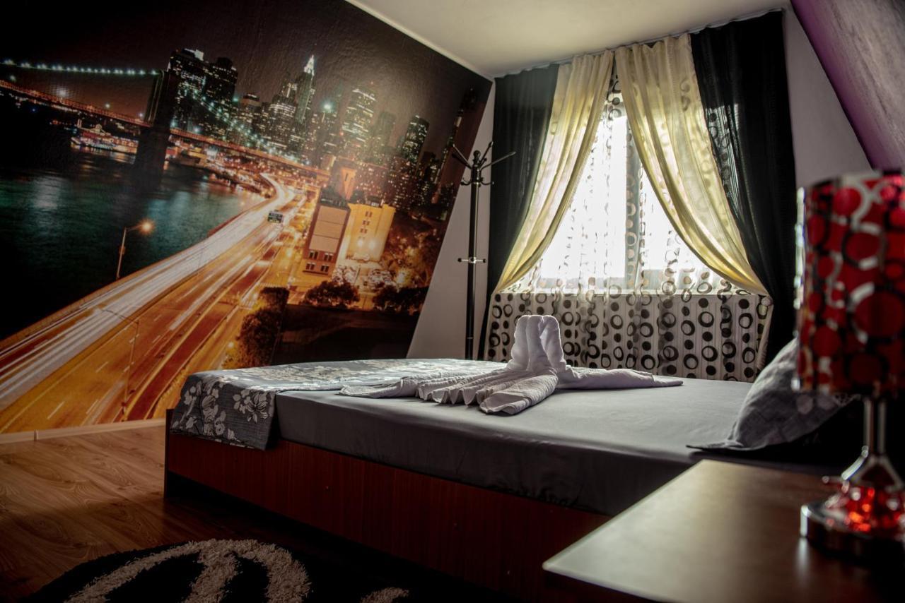 Casa Robi Hotel Pestisani Bagian luar foto
