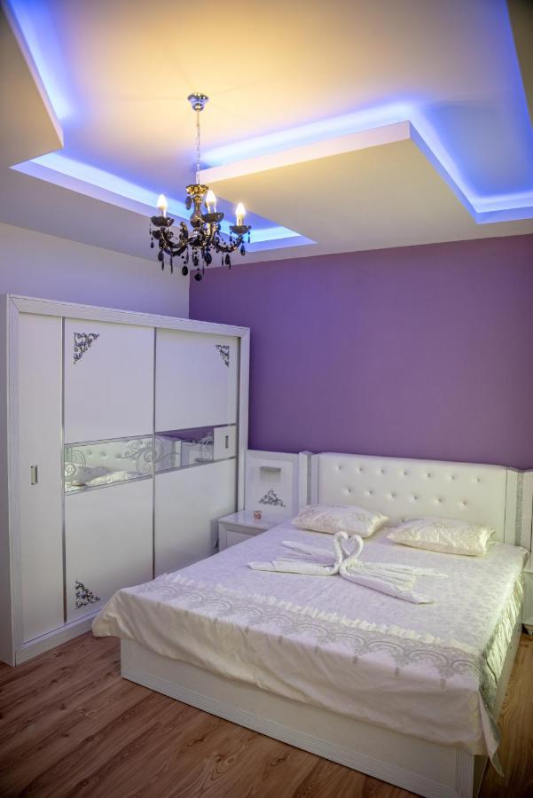 Casa Robi Hotel Pestisani Bagian luar foto