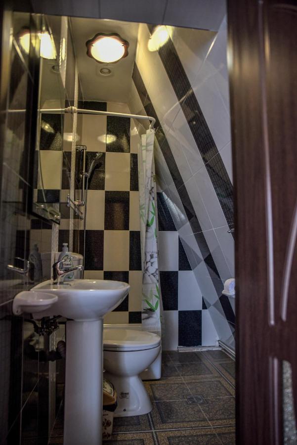 Casa Robi Hotel Pestisani Bagian luar foto